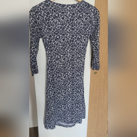 Long Sleeve Black and White Nursing Dress - Picture 2 of 8